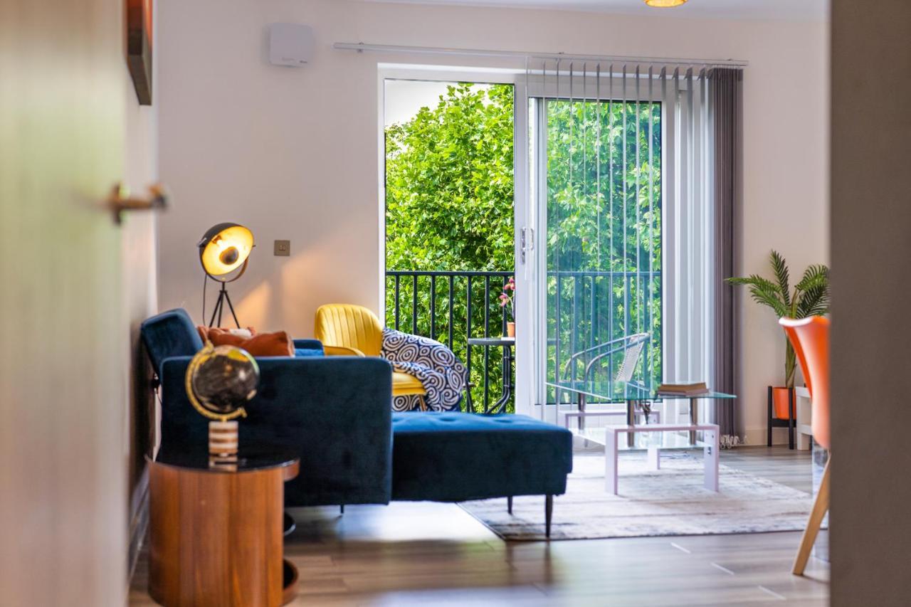 Apartamento Ashview 8 - Heathrow - Business - Free Parking Staines-upon-Thames Exterior foto