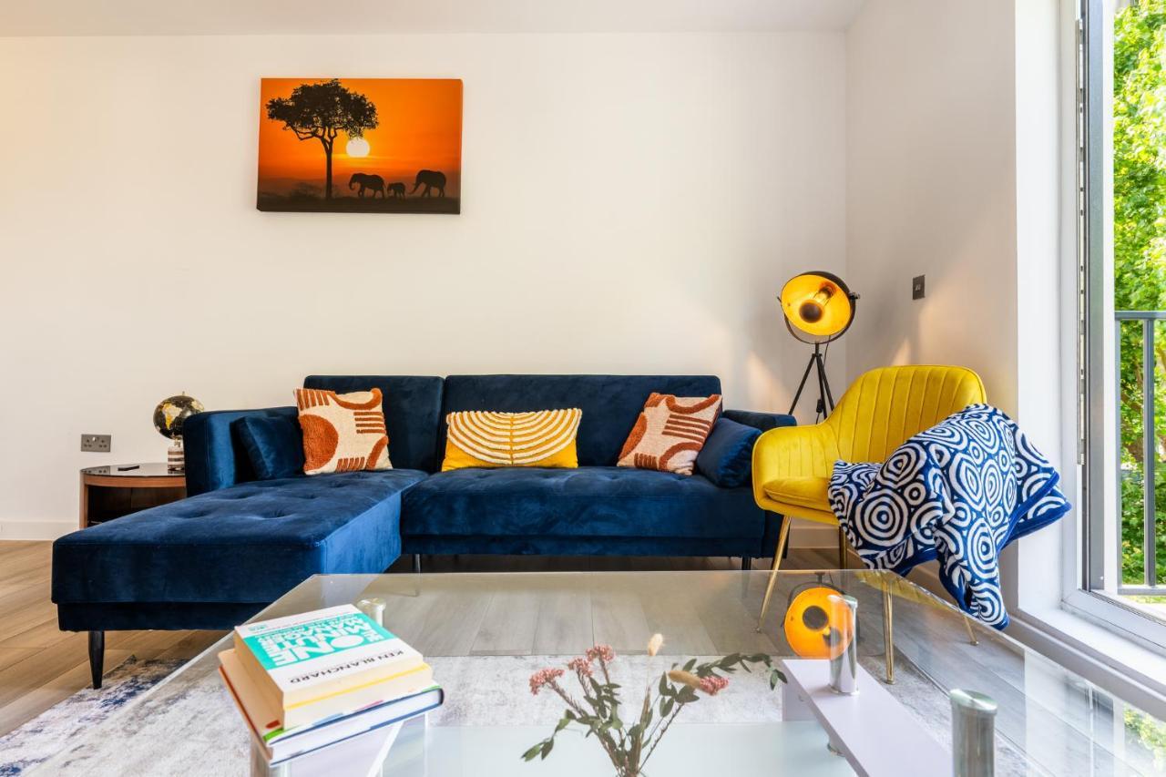 Apartamento Ashview 8 - Heathrow - Business - Free Parking Staines-upon-Thames Exterior foto